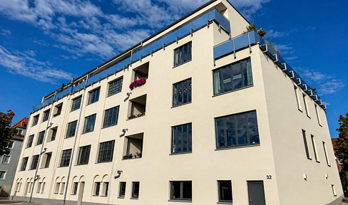 Modern 3-room apartment with a balcony.