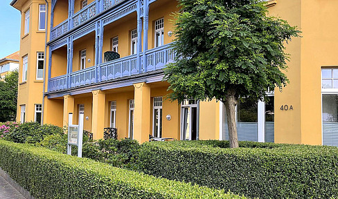 Holiday apartment, beachfront location with a 21.8 m² terrace – generating income, commission-free.