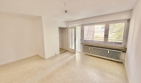 Charming 1-bedroom apartment with a large balcony and fitted kitchen, located in a quiet and green area in the western district.