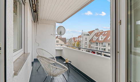 Provisionsfrei: Komplett sanierte 3-Zimmer-Wohnung mit 2 Balkonen & TG nahe Altstadt Leonberg