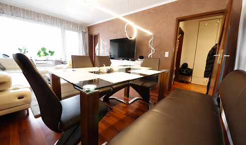 3-room apartment in a prime location in Wiesbaden, featuring a fitted kitchen and an underground parking space.