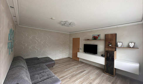 Modernisierte 4-Zimmer-Wohnung mit Südbalkon, Stellplatz & großem Keller