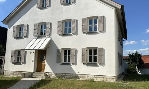 Wunderschönes Einfamilienhaus mit EBK, Garten, Garage und vielen Parkmöglichkeiten in Bachhausen!