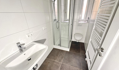 Newly renovated 2-room apartment with a new kitchen.