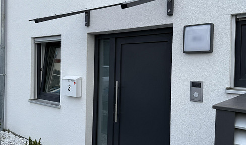 Moderne Neubau DHH mit kleinem Garten