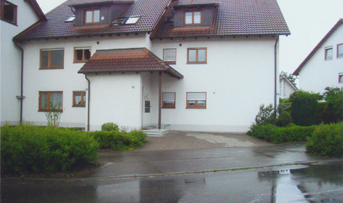 3-room apartment with balcony, offered privately, no agency fees.