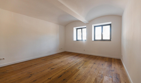 Commercial or office space, 49m², in Buckau – newly renovated, first occupancy.