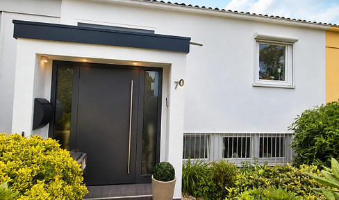 Dream home in a sunny, south-facing location – stylishly renovated to a high standard and ready to move into immediately.