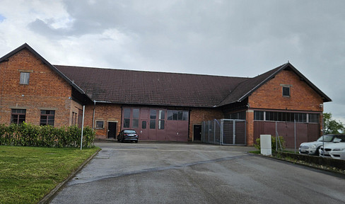 Garages, workshops, and storage spaces available, ranging from 100 to 250 square meters.