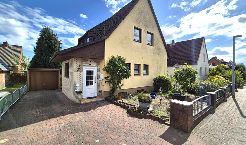 Family-friendly detached house with potential – no commission fees.