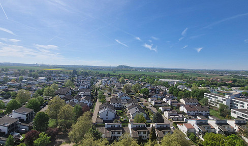 Bezugsfreie 4-Zi.-Wohnung inkl. TG-Stellplatz & Traumaussicht!