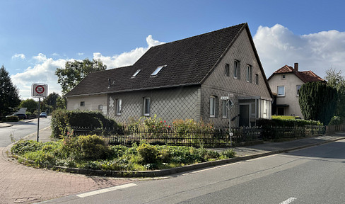 For property developers: 629 square meters of building land, designated under § 34 of the German Building Code (BauGB), allowing for the construction of 5 residential units.