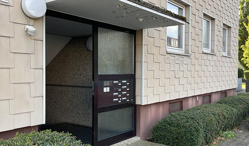 3-room apartment with balcony and cellar.