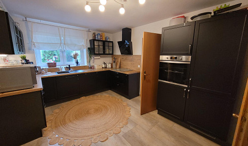 Bright, spacious 4-room apartment with a south-facing balcony – ideal for small families!