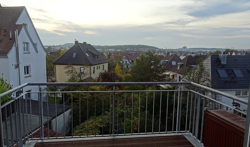 Charmante 2,5-Zimmer-Maisonette mit ausgebautem Spitzboden über den Dächern von Zuffenhausen