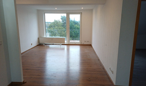 Beautifully renovated 2-room apartment with a south-facing balcony for rent in Dortmund-Kirchlinde, available from November 1st, 2026.