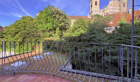 Stylish maisonette apartment with a view of the basilica – recently renovated, centrally located in Weingarten.