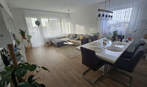 Apartment with 3 rooms and a balcony for sale.