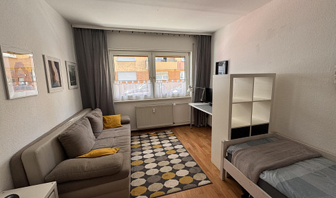 Bright and stylish one-bedroom apartment with fitted kitchen.