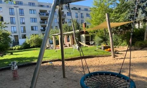 Familienfreundliche 5 Zi Whg am Schlosspark Pankow / grosser Gemeinschaftsgarten