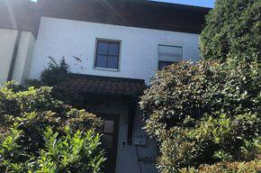Large detached house with side access in Himmelreich, Deggendorf.