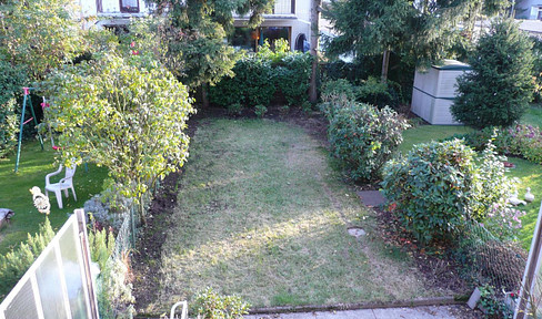 Charming house with a garden and garage, located in a quiet residential area in Porz-Urbach.
