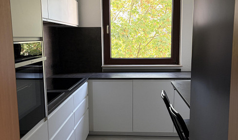 PROVISIONSFREIE 2-Zimmer-Wohnung vom Eigentümer mit Stellplatz u. EBK