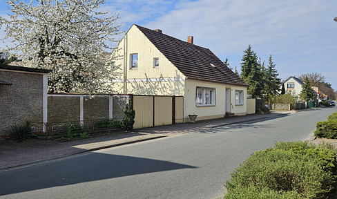 Farm property comprising a residential building, barn, and approximately 5,000 square meters of land – commission-free.