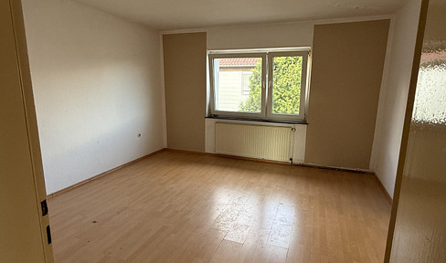3-room apartment with parking space, available immediately, in Katzweiler.