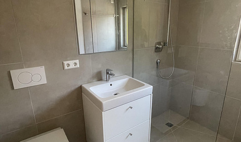 Modern sanierte 2-Zimmer-Wohnung mit Einbauküche und Garage in Ludwigsburg-Hoheneck