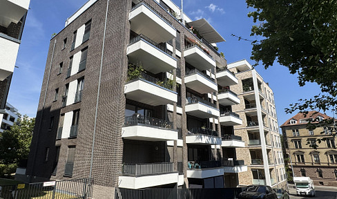 NO COMMISSION - Prime Location / Modern 2-room apartment (built in 2018) with terrace, kitchen, and underground parking.