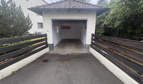 Spacious, single-car garage in the lovely town of Schwanstetten.