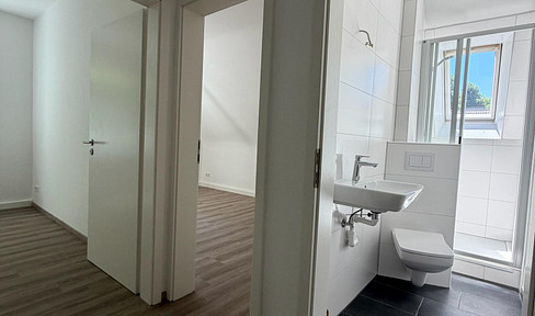 ERSTBEZUG NACH RENOVIERUNG – 2-Zimmer-Wohnung mit neuer Einbauküche in Stuttgart-Kaltental