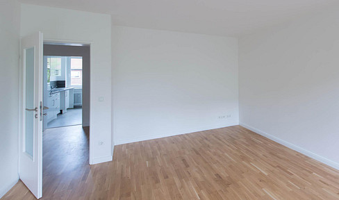Helle 3-Zimmer-Wohnung mit Balkon & TG Stellplatz in HH-Hohenfelde - (frei lieferbar)
