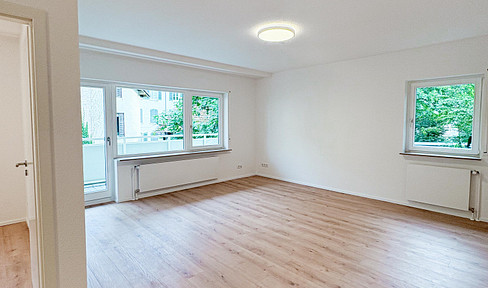 Ready to move in after renovation: Bright 3-room apartment with balcony in Wiesbaden-Biebrich.