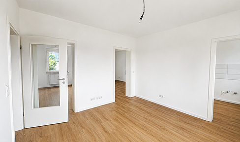 freundliche 3 Zimmer Wohnung mit neuem Boden, frei ab 01.08.