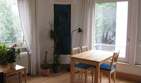 Schöne, helle 2-Zimmer Wohnung mit Küche