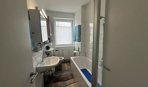Well-maintained 3-room ground-floor apartment with balcony, parking space, and cellar – Meschede, available from September 1st, 2026.