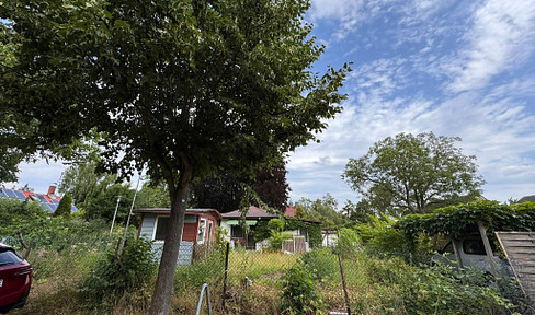 Rare building plot in a prime location in Berlin-Gatow – "Havelblick" residential area.