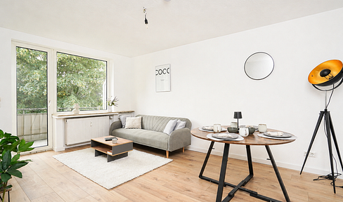 Immediately available: Modernized 2-room apartment with a south-facing balcony.