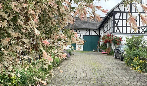 Wunderschönes Fachwerk-Anwesen mit Pferdehaltung
