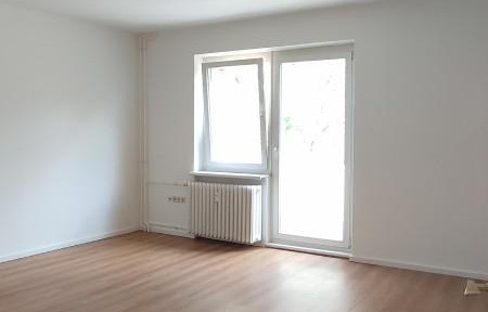 Helle 3 Zimmer Wohnung im 2. OG mit Balkon in zentraler Lage von Berlin Weißensee
