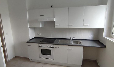 Helle 2-Zimmer-Wohnung im 2. OG mit Balkon in zentraler Lage von Berlin-Lankwitz