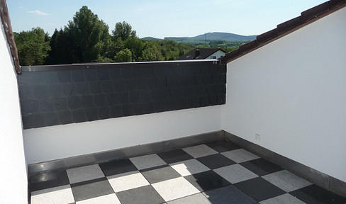 Bright 3-room apartment with a sun-facing balcony, for private sale, Bad Meinberg.