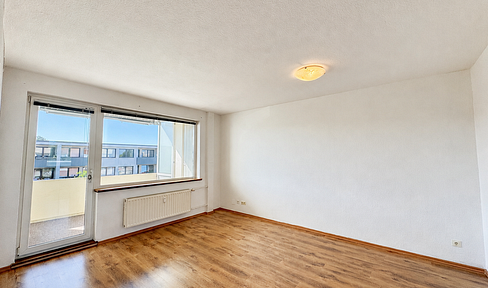 Sofort bezugsbereit: 3-Zimmer-Wohnung mit geschützter Loggia und Einbauküche