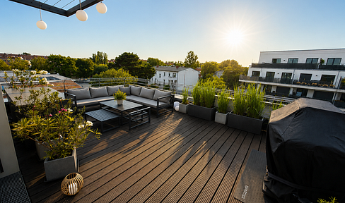 Penthouse-Wohnung mit Dachterasse, Klimaanlage, hochwertiger Einbauküche und Ankleide
