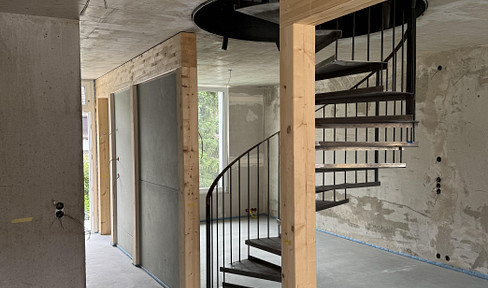 Architekten-Maisonette-Wohnung mit 2 Balkonen: Erstbezug 01.08