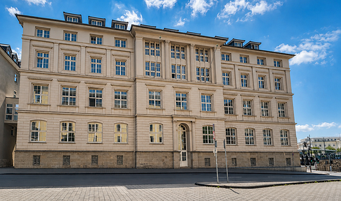 DÜRERHAUS – A TOP EMPLOYER LOCATION – DIRECTLY NEXT TO THE MAIN RAILWAY STATION – PARKING SPACES AVAILABLE – FIBER OPTIC INTERNET – ELECTRIC VEHICLE CHARGING STATIONS.