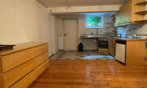 Attractive basement apartment in the southern part of Bochum – ideal as an office or hobby room.