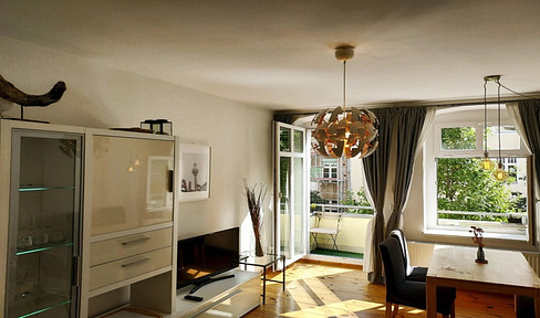 Im Herzen von Friedrichshain 2 Zimmer Wohnung mit Balkon und EBK